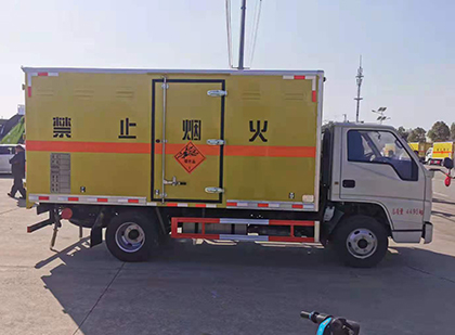 湖口爆破器材运输车